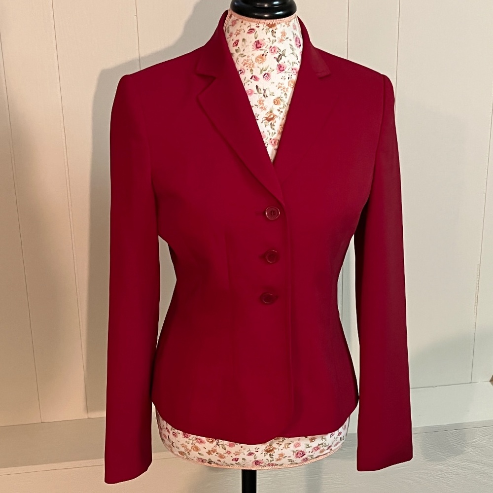 EUC Anne Klein Cherry Red Single Breasted Blazer. Sz 8.